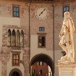 La torre dell'Orologio e la statua di Cosimo I dei Medici