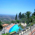 La piscina con lo splendido panorama