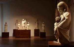 La sala del Museo San Matteo dedicata ai marmi della chiesa di Santa Maria della Spina