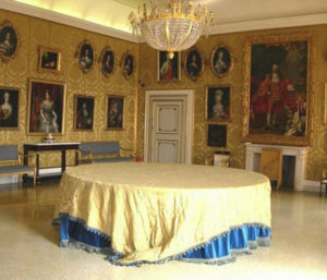 Gli splendidi arredi del Museo di Palazzo Reale che a giugno propone una serie di iniziative culturali