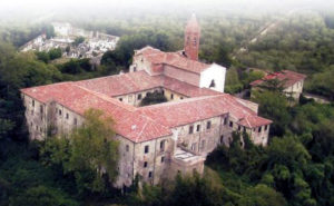Lo splendido, e abbandonato, convento di Nicosia, sede il 29 luglio della kermesse “Nicosia: musica in festa d'estate”